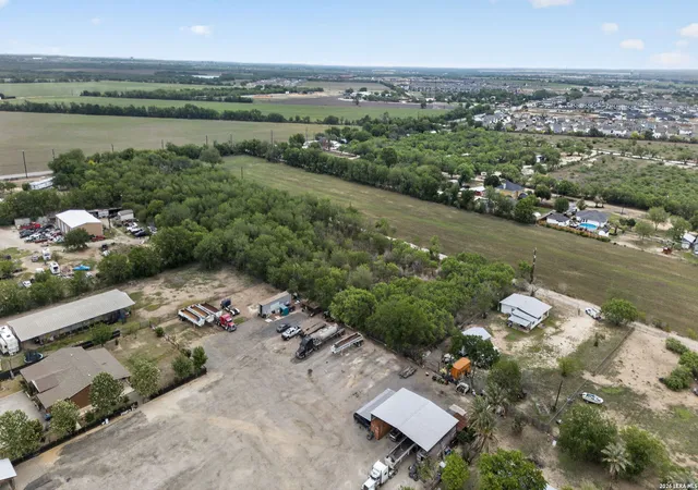 14th image of 12145 Fischer Rd, Von Ormy, TX 78073 | MLS# 1959526