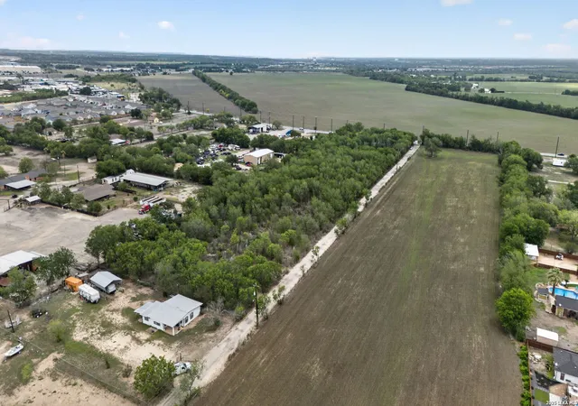 3rd image of 12145 Fischer Rd, Von Ormy, TX 78073 | MLS# 1959526