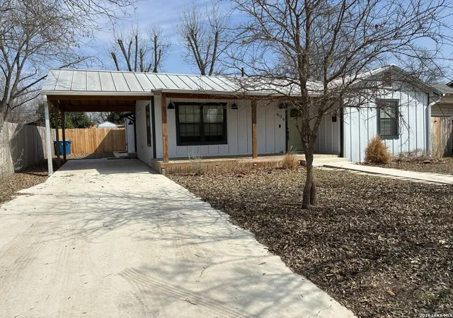 Photo 3 of Single family home for sale at 606 Harper, Kerrville, TX 78028 | MLS# 1959622 | Listing updated on 2026-05-26