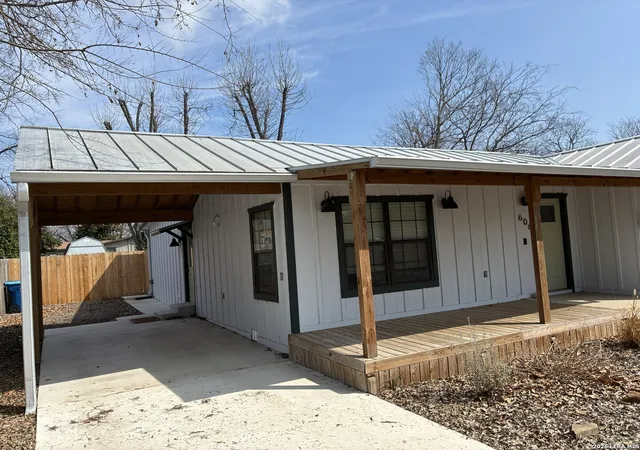 Photo 4 of Single family home for sale at 606 Harper, Kerrville, TX 78028 | MLS# 1959622 | Listing updated on 2026-05-26