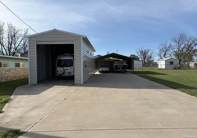 2nd image of 218 Post Oak, Tow, TX 78672 | MLS# 1959708