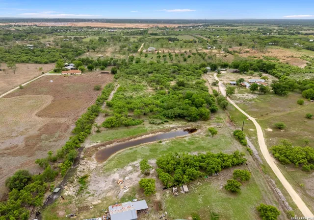 3rd image of 17272 Fm 463, Natalia, TX 78059 | MLS# 1959716
