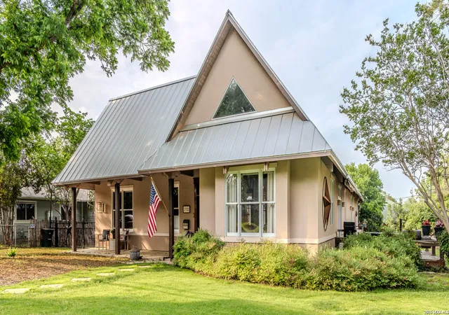 1st image of 712 W Travis St, Fredericksburg, TX 78624 | MLS# 1959742