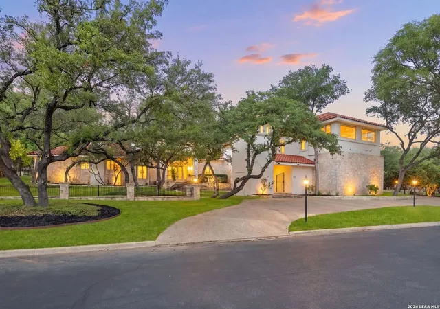 Photo 3 of Single family home for sale at 20 Carriage Hls, San Antonio, TX 78257 | MLS# 1959916 | Listing updated on 2026-05-02