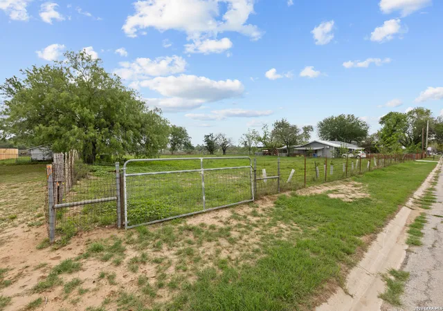 Photo 2 of Land for sale at 00 N Windy Knoll, Devine, TX 78016 | MLS# 1959925 | Listing updated on 2026-08-28