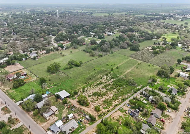 Photo 4 of Land for sale at 00 N Windy Knoll, Devine, TX 78016 | MLS# 1959925 | Listing updated on 2026-08-28