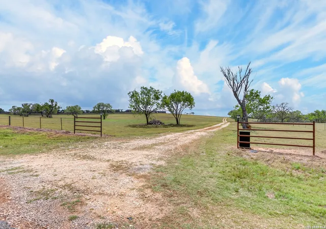 28th image of 435 Fm 539, Floresville, TX 78114 | MLS# 1959926