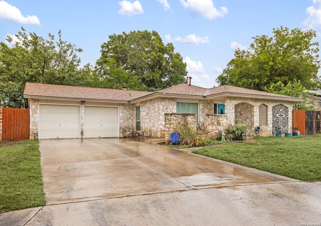 Photo 3 of Sale Pending at 6231 Farragut Dr, San Antonio, TX 78238 | MLS# 1959951 | Listing updated on 2026-07-31