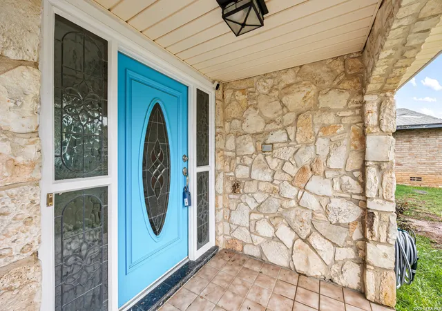 Photo 4 of Sale Pending at 6231 Farragut Dr, San Antonio, TX 78238 | MLS# 1959951 | Listing updated on 2026-07-31