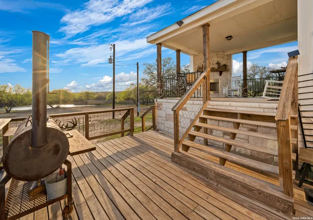 Photo 3 of House for sale at 208 Well Pad Rd, George West, TX 78022 | MLS# 1959954 | Listing updated on 2026-06-23