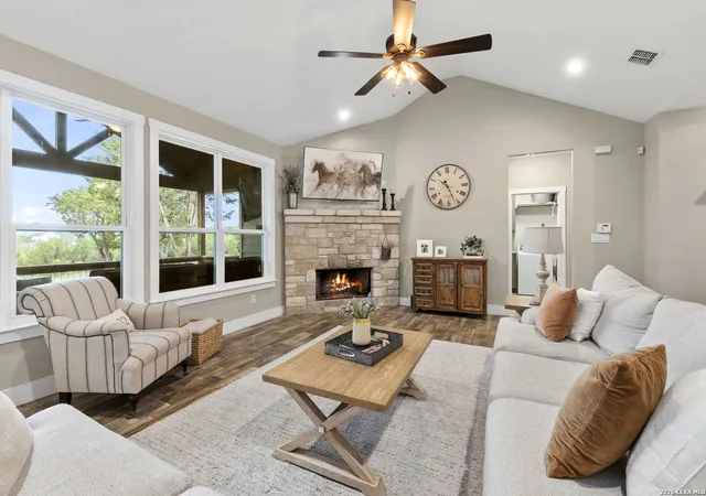 Photo 3 of Sale Pending at 4040 Summit Dr, New Braunfels, TX 78132 | MLS# 1959955 | Listing updated on 2026-05-12