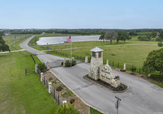 1st image of 10 Patriot Circle, Luling, TX 78648 | MLS# 1960046
