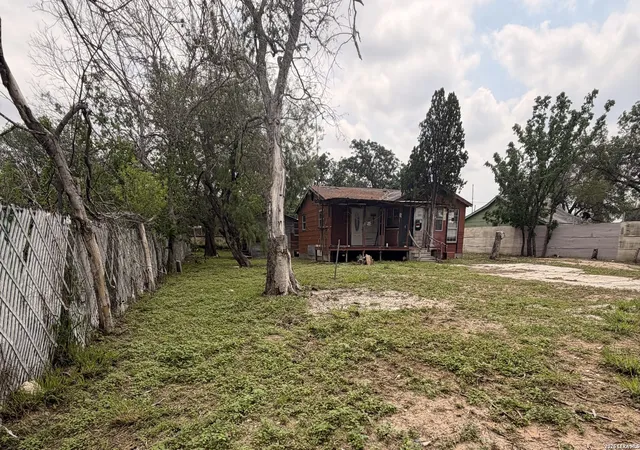 11th image of 508 N Bright Dr, Devine, TX 78016 | MLS# 1960123