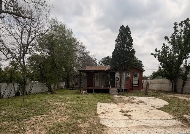 2nd image of 508 N Bright Dr, Devine, TX 78016 | MLS# 1960123