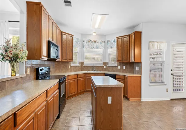 Photo 3 of Sale Pending at 8818 Ash Meadow Dr, Universal City, TX 78148 | MLS# 1960125 | Listing updated on 2026-08-16