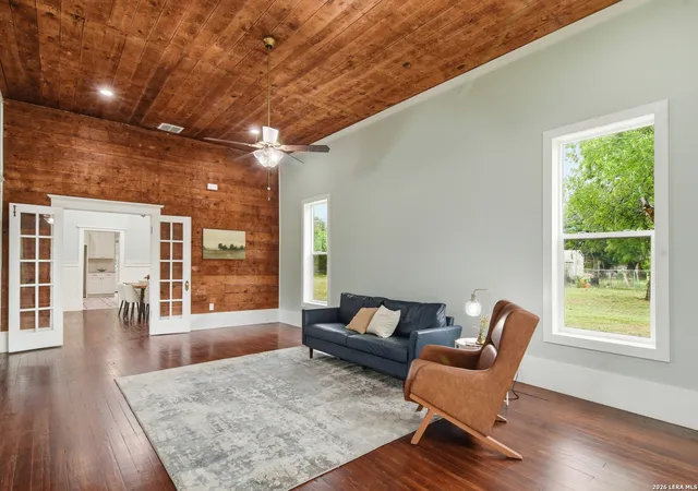 4th image of 309 E Houston Street, Knippa, TX 78870 | MLS# 1960149