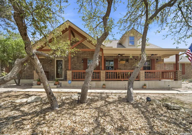 Photo 1 of Single family home for sale at 1777 Crossbow Dr, Canyon Lake, TX 78133 | MLS# 1960174 | Listing updated on 2026-10-25