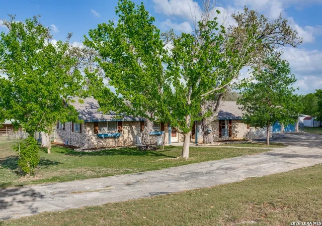 1st image of 212 Kendall Oaks Dr, Boerne, TX 78006 | MLS# 1960298
