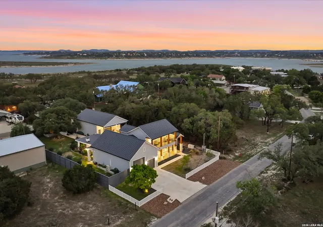 Photo 1 of Single family home for sale at 2551 Lakeshore Dr, Canyon Lake, TX 78133 | MLS# 1960318 | Listing updated on 2026-09-15