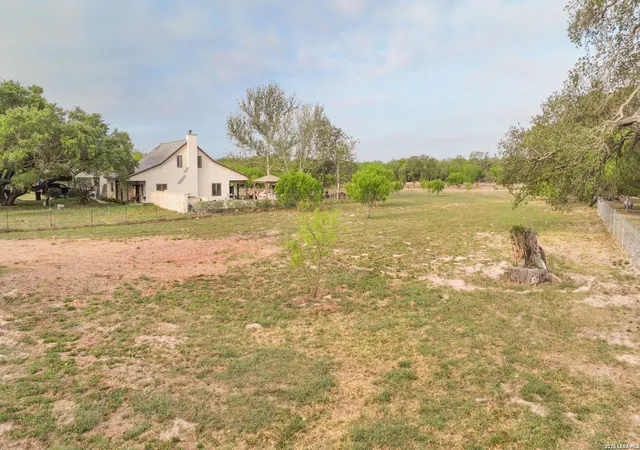 26th image of 413 W Malone, Devine, TX 78016 | MLS# 1960409