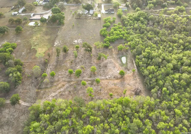 4th image of 413 W Malone, Devine, TX 78016 | MLS# 1960409