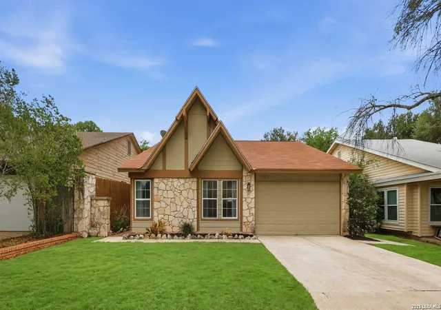 Photo 2 of Sale Pending at 10414 Country Horn, San Antonio, TX 78240 | MLS# 1960520 | Listing updated on 2026-05-18