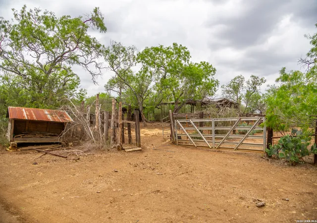 30th image of 1277 County Road 138, Floresville, TX 78114 | MLS# 1960552