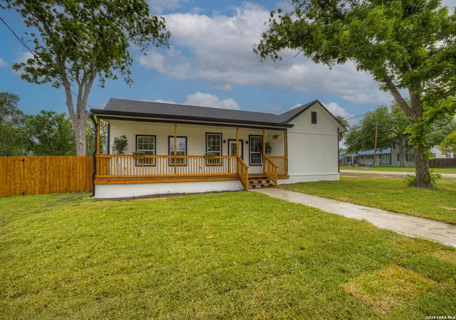 Photo 3 of Single family home for sale at 312 N Lavernia, Marion, TX 78124 | MLS# 1960558 | Listing updated on 2026-08-22