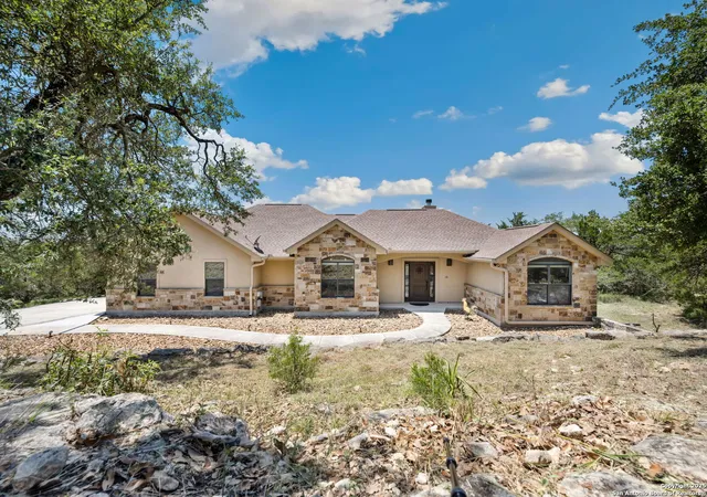 Photo 1 of Single family home for sale at 632 Lasso Loop, Canyon Lake, TX 78133 | MLS# 1960576 | Listing updated on 2026-05-04