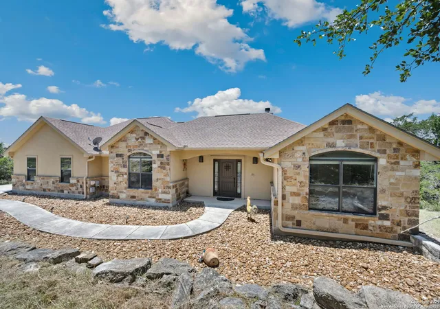 Photo 1 of Single family home for sale at 632 Lasso Loop, Canyon Lake, TX 78133 | MLS# 1960576 | Listing updated on 2026-05-04
