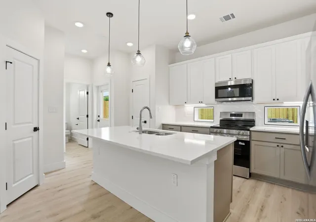 Photo 3 of Single family home for sale at 1143 Paniolo Dr, Boerne, TX 78006 | MLS# 1960586 | Listing updated on 2026-08-22