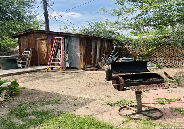 3rd image of 552 Diaz, Uvalde, TX 78801 | MLS# 1960587