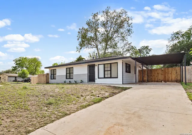 Photo 2 of Sale Pending at 127 Zerrcliff Ln, San Antonio, TX 78220 | MLS# 1960610 | Listing updated on 2026-05-08