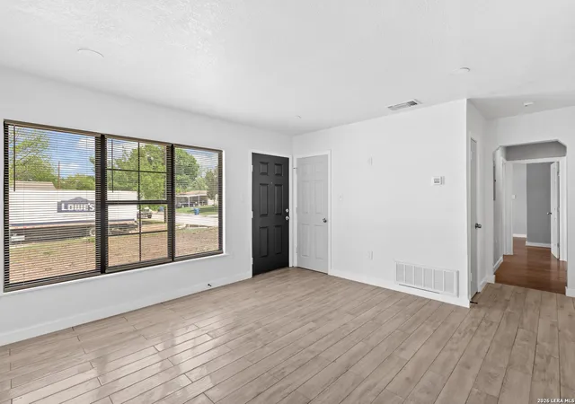 Photo 3 of Sale Pending at 127 Zerrcliff Ln, San Antonio, TX 78220 | MLS# 1960610 | Listing updated on 2026-05-08