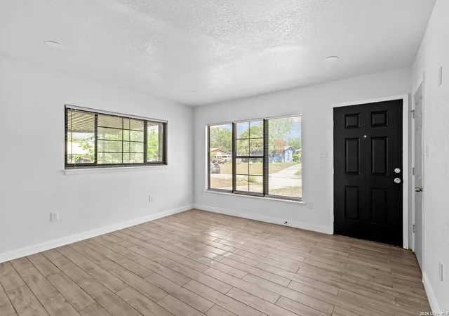 Photo 4 of Sale Pending at 127 Zerrcliff Ln, San Antonio, TX 78220 | MLS# 1960610 | Listing updated on 2026-05-08
