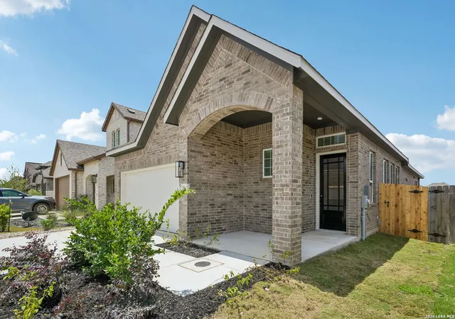 Photo 2 of Single family home for sale at 260 Alpine Lks, San Marcos, TX 78666 | MLS# 1960624 | Listing updated on 2026-08-25