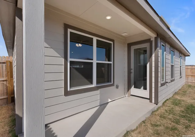 Photo 3 of Sale Pending at 140 Laurel Hike, San Antonio, TX 78253 | MLS# 1960625 | Listing updated on 2026-09-17