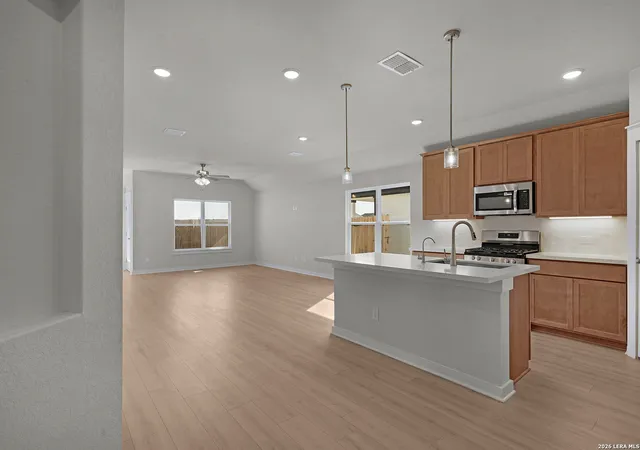 Photo 4 of Sale Pending at 140 Laurel Hike, San Antonio, TX 78253 | MLS# 1960625 | Listing updated on 2026-09-17
