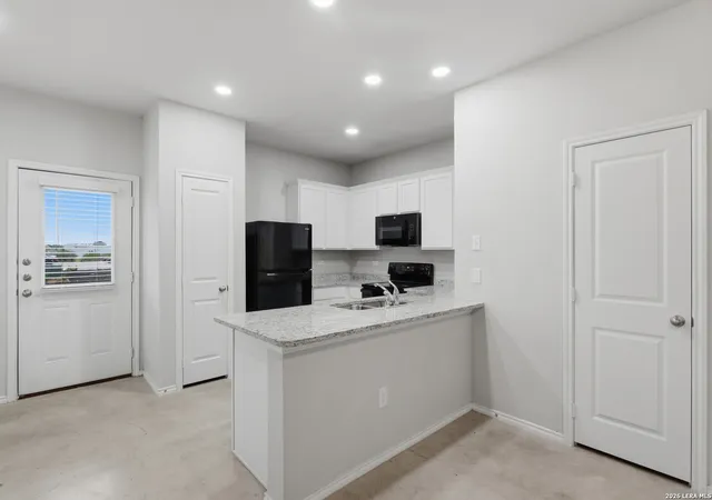 Photo 4 of Multi family home for sale at 7239 Converse Ridge Ln, San Antonio, TX 78239 | MLS# 1960644 | Listing updated on 2026-06-21