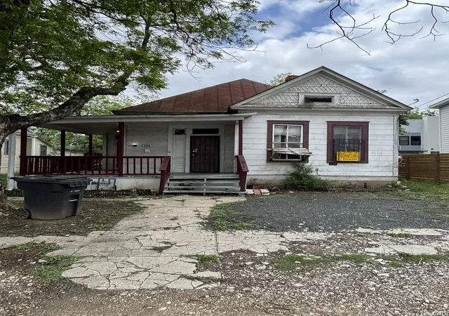 Photo 1 of Sale Pending at 206 Piedmont Ave, San Antonio, TX 78203 | MLS# 1960679 | Listing updated on 2026-08-03