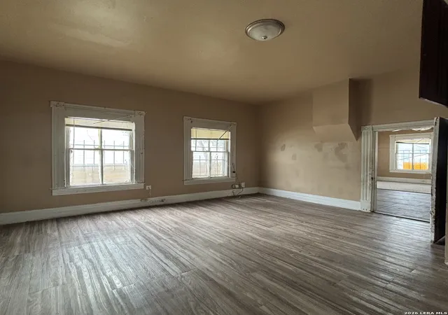 Photo 3 of Sale Pending at 206 Piedmont Ave, San Antonio, TX 78203 | MLS# 1960679 | Listing updated on 2026-08-03