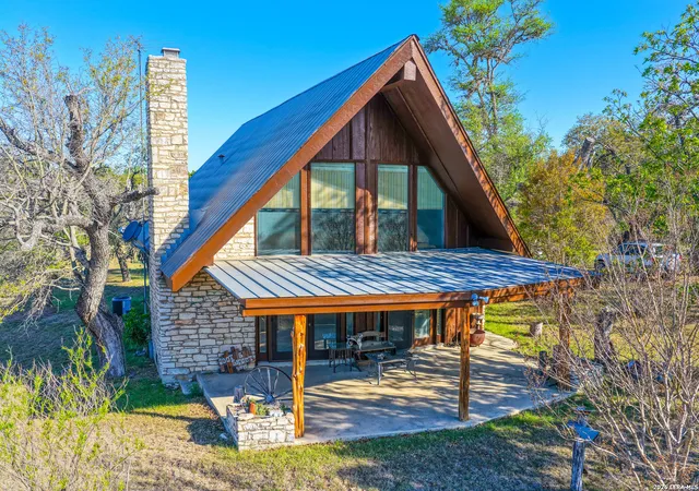 2nd image of 348 Rocky Road, Pipe Creek, TX 78063 | MLS# 1960680