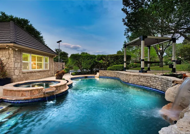 Photo 4 of Sale Pending at 5 Westminster Ct, San Antonio, TX 78257 | MLS# 1960681 | Listing updated on 2026-05-05