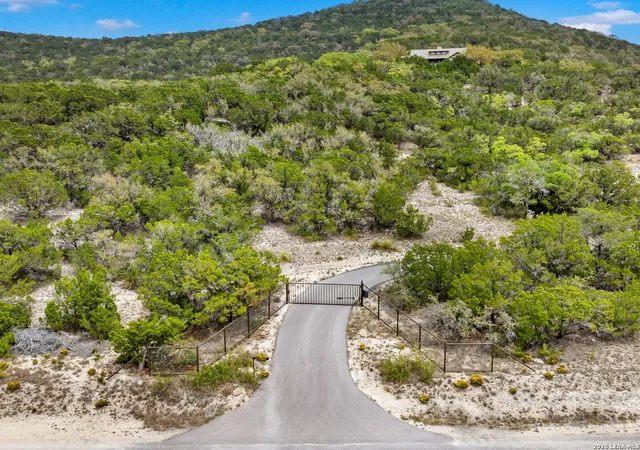 5th image of 2717 B And R Rd, Utopia, TX 78884 | MLS# 1960683