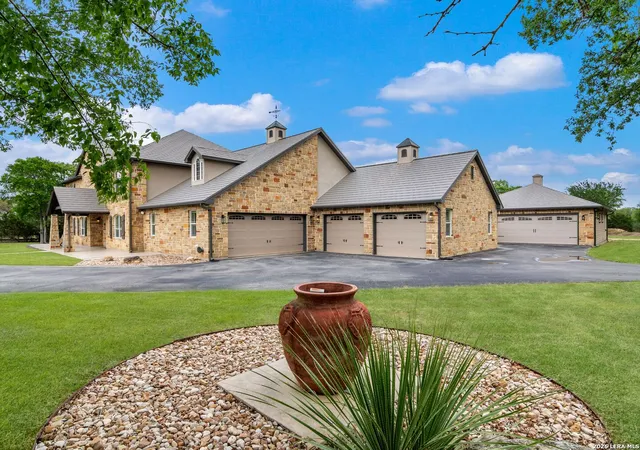 Photo 3 of Mansion for sale at 103 S Cibolo Hollow, Fair Oaks Ranch, TX 78015 | MLS# 1960698 | Listing updated on 2026-07-22
