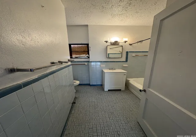 Photo 4 of Single family home for sale at 560 W Lynwood, San Antonio, TX 78212 | MLS# 1960717 | Listing updated on 2026-05-04