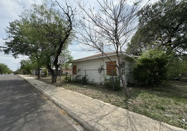 7th image of 560 W Lynwood, San Antonio, TX 78212 | MLS# 1960717