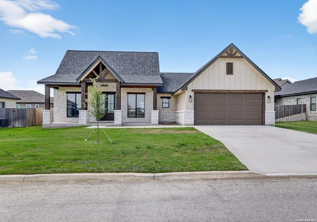 2nd image of 721 N Dickson, Poth, TX 78147 | MLS# 1960759