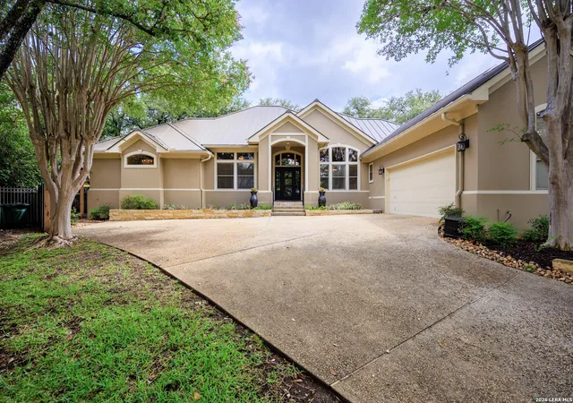 Photo 1 of Sale Pending at 2102 Elm Vista, San Antonio, TX 78230 | MLS# 1960775 | Listing updated on 2026-05-11