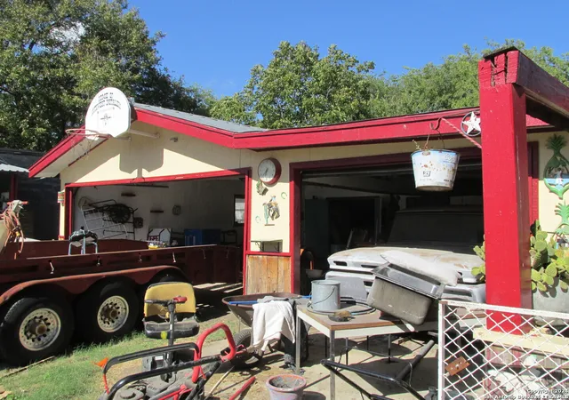 5th image of 617 W Bynum, San Antonio, TX 78211 | MLS# 1960781